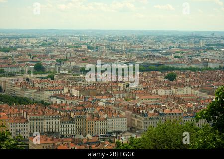 Lyon, Frankreich - 10. Mai 2022 : Panoramablick auf die schöne Stadt Lyon Stockfoto