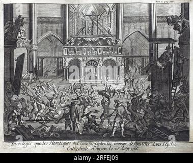 Sacrileges que les heretiques ont commis contre les images saintes dans l'eglise cathedrale d'Anvers (Pays-Bas, Pays Bas), le 21 aout 1566, episode de la Revolte des Gueux (Debut de la Guerre de Quatre-vingt ans ou 80) (Revolte des Pays Bas) (1568-1648). Gravure pour Illustrator „histoire de la guerre de Flandres, de Flamianus Strada, Edition Joseph T'Serstevens, 1712, Brüssel (Belgique). Stockfoto