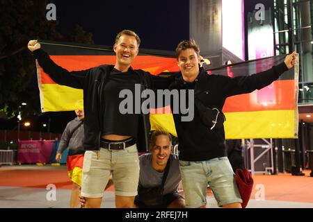 Brisbane, Australien. 03. Aug. 2023. Brisbane, Australien, August 3. 2023: Fans Deutschlands kommen vor dem FIFA Womens World Cup 2023 Group H Fußballspiel zwischen Südkorea und Deutschland im Brisbane Stadium in Brisbane, Australien. (James Whitehead/SPP) Kredit: SPP Sport Press Photo. Alamy Live News Stockfoto