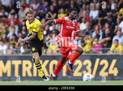 Oberhausen, Deutschland. 19. Juli 2023. firo : 07/19/2023, Fußball, 1. League, 1. Bundesliga, Staffel 2023/2024, Testspiel, RWO, Rot-Weiss Oberhausen - BVB, Borussia Dortmund 2: 3 Glody NGYOMBO, RWO Right versus Ole POHLMANN/dpa/Alamy Live News Stockfoto