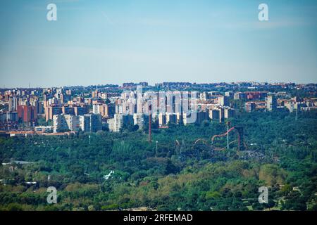 Madrid Panorama und Vergnügungspark Parque de Atracciones Stockfoto