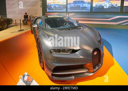 Schweiz, Kanton Luzern, Luzern, Schweizerisches Verkehrsmuseum (Verkehrshaus der Schweiz), das meistbesuchte Museum in der Schweiz, das eine Sammlung von Lokomotiven, Autos, Booten, Flugzeugen und Gegenständen im Bereich der Kommunikation präsentiert, Bugatti Chiron Sport Automobile Stockfoto