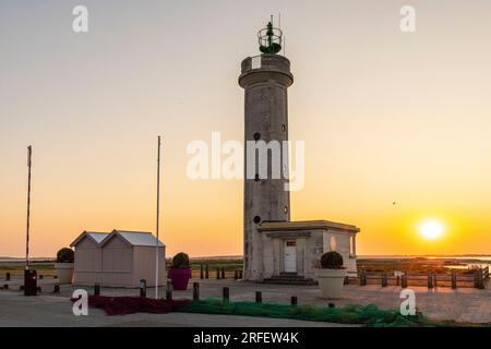 Frankreich, Somme, Baie de Somme, Le Hourdel, der kleine Fischereihafen bei Sonnenaufgang Stockfoto