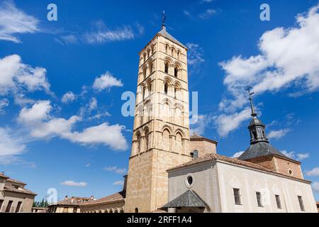 Spanien, Kastilien und Leon, Segovia, die Altstadt von Segovia und das Aquädukt, das von der UNESCO zum Weltkulturerbe erklärt wurde, die Kirche San Esteban Stockfoto