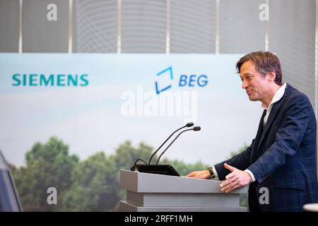 München, Deutschland, 2. August 2023, Michael Peter, CEO von Siemens Mobility auf der Pressekonferenz zur Präsentation der neuen Züge für die S-Bahn München durch Siemens Mobility am 2. August 2023 in München. (Foto: Alexander Pohl/Sipa USA) Guthaben: SIPA USA/Alamy Live News Stockfoto