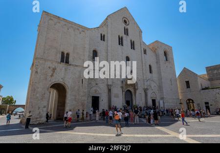 BARI, ITALIEN, 9. JULI 2023 - Basilika San Nicola in Bari, Apulien, Italien Stockfoto