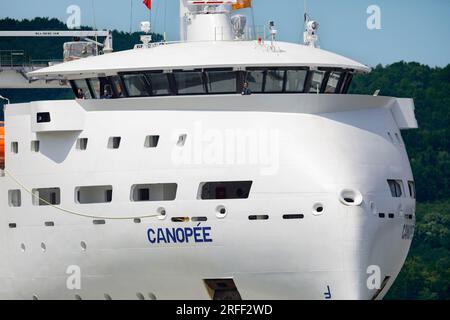 Frankreich, Eure, Vieux-Port, Armada 2023, Canopee, Frachtschiff mit mechanischen Segeln, spezialisiert auf den Transport von Teilen der von der Europäischen Weltraumorganisation entwickelten Ariane-6-Rakete von europäischen Häfen zum Weltraumzentrum Guayana in Kourou Stockfoto