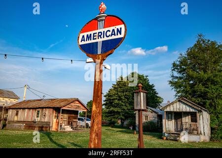 United States, Mississippi, Clarksdale, Shack Up Inn Hotel in einer ehemaligen Baumwollplantage Stockfoto