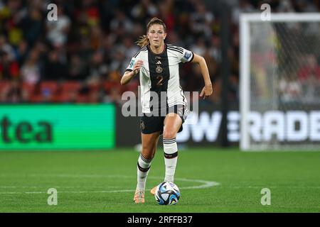 Chantal Hagel #2 aus Deutschland bricht mit dem Ball während der FIFA Frauen-Weltmeisterschaft 2023 Group H South Korea Women vs Germany Women bei Adelaide Oval, Adelaide, Australien, 3. August 2023 (Foto von Patrick Hoelscher/News Images) in, 8./3. August 2023. (Foto: Patrick Hoelscher/News Images/Sipa USA) Guthaben: SIPA USA/Alamy Live News Stockfoto