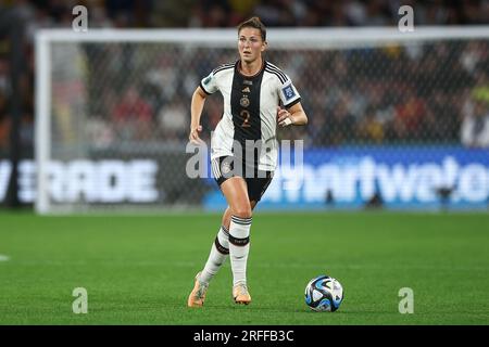 Chantal Hagel #2 aus Deutschland bricht mit dem Ball während der FIFA Frauen-Weltmeisterschaft 2023 Group H South Korea Women vs Germany Women bei Adelaide Oval, Adelaide, Australien, 3. August 2023 (Foto von Patrick Hoelscher/News Images) in, 8./3. August 2023. (Foto: Patrick Hoelscher/News Images/Sipa USA) Guthaben: SIPA USA/Alamy Live News Stockfoto