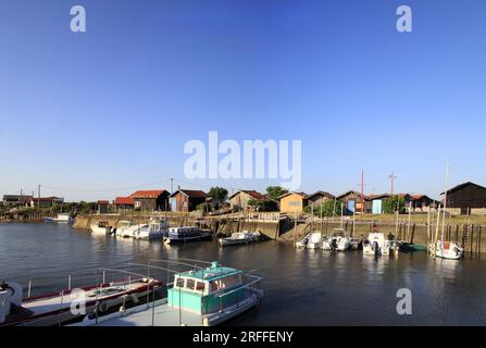 Gujan-Mestras, Austernhauptstadt des Arcachon-Beckens. Hafen von Larros. Austernhütten. Gironde, Frankreich Stockfoto