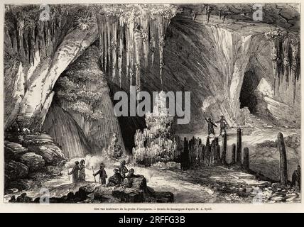 Une vue interieure de la grotte d'Antiparos, ile des Cyclades, dessin d'Emile Rouargue (Vers 1895-1865), pour Illustrator la Visite a la grotte d'Antiparos, en 1859, de E.A.Spoll. Gravure in „Le Tour du Monde“ 1861. Stockfoto