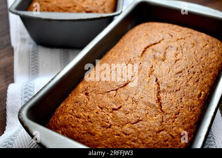 Frisch gebackenes, gewürztes Kürbisbrot Stockfoto