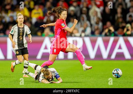 Alexandra Popp (11) aus Deutschland und Choe Yu-ri (11) aus der Republik Korea während der FIFA Womenâs Weltmeisterschaft 2023, Group H-Fußballspiel zwischen der Republik Korea und Deutschland am 3. August 2023 im Brisbane-Stadion in Brisbane, Australien Stockfoto