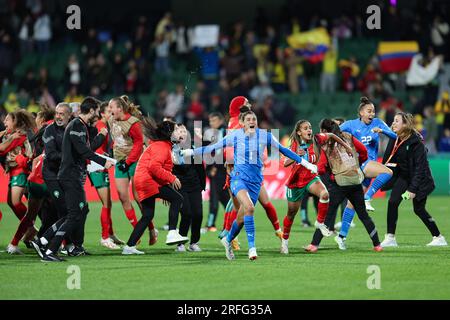 Perth, Australien. 3. Aug. 2023. Der marokkanische Torhüter Khadija Er-Rmichi (Front) feiert nach dem Spiel der Gruppe H zwischen Marokko und Kolumbien bei der FIFA Frauen-Weltmeisterschaft 2023 in Perth, Australien, am 3. August 2023. Kredit: Bai Xuefei/Xinhua/Alamy Live News Stockfoto