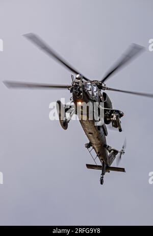 Italienische Armee Agusta AH-129D Mangusta während der Ausstellung beim Royal International Air Tattoo Stockfoto