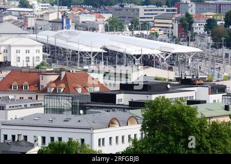 Salzburg, Salzburg, Österreich. 20. September 2014. Blick auf den Salzburger Hauptbahnhof Stockfoto