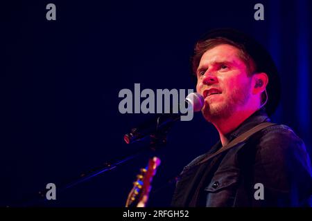 Johannes Oerding auf seiner Plan-A Tour um 06.04.2023 Uhr in der Rudolf Weber Arena in Oberhausen Stockfoto