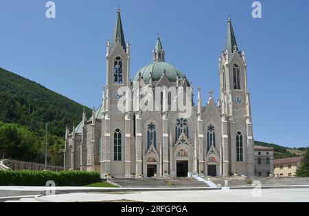 Castelpetroso, Molise, Italien 07/16/2023 die heilige Basilika Maria Santissima Addolorata. Stockfoto