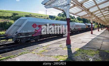 GB Railfreight Züge - GBRf 66735 „Peterborough United“ Stockfoto