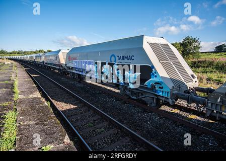 GB Railfreight Züge - GBRf 66735 „Peterborough United“ Stockfoto