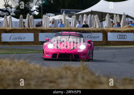 Rachel Frey, Porsche 911 RSR-19, Iron Dames, Le Mans 24 Stunden 2023, 75 Jahre Porsche, 60 Jahre 911, mit seiner ikonischen Form hat der 911 Partic Stockfoto