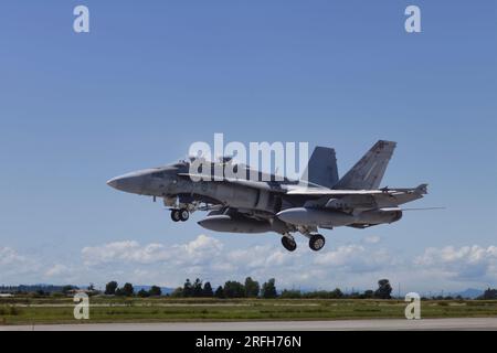 RCAF CF-18 Hornet landet in Boundary Bay Canada Stockfoto