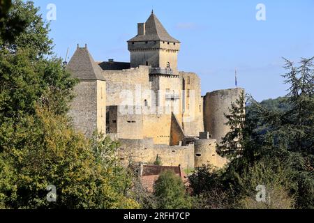 Le château Fort de Castelnaud abrite le Musée de la Guerre au Moyen Âge, Dordogne, Périgord, Frankreich, Europa Stockfoto