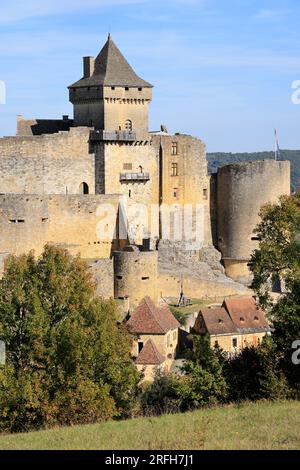 Le château Fort de Castelnaud abrite le Musée de la Guerre au Moyen Âge, Dordogne, Périgord, Frankreich, Europa Stockfoto