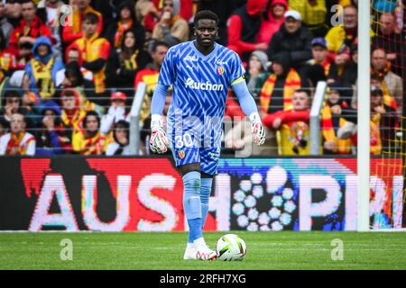 Linse, Frankreich. 02. Aug. 2023. Brice SAMBA von Lens während des saisonfreundlichen Fußballspiels zwischen RC Lens und dem Turin FC am 2. August 2023 im Bollaert-Delelis-Stadion in Lens, Frankreich – Photo Matthieu Mirville/DPPI Credit: DPPI Media/Alamy Live News Stockfoto