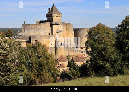 Le château Fort de Castelnaud abrite le Musée de la Guerre au Moyen Âge, Dordogne, Périgord, Frankreich, Europa Stockfoto