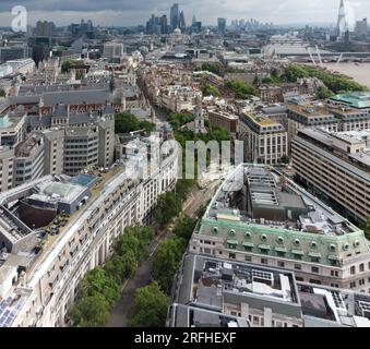 Strand Aldwych die Fußgängerzone von Strand, Einem großen neuen öffentlichen Raum für London Stockfoto