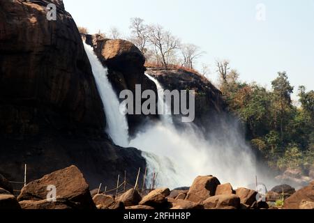 Athirapilly Falls, befindet sich in Athirapilly Panchayat in Chalakudy Taluk im Bezirk Thrissur in Kerala, Stockfoto