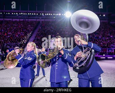 Edinburgh, Vereinigtes Königreich. 03. August 2023: Die US Air Force Band feiert ihr Debüt bei der Royal Edinburgh Military Tattoo. Die Royal Edinburgh Militärparade 2023 findet an der Esplanade von Edinburgh Castle statt, mit dem Thema Geschichten. Kredit: Rich Dyson/Alamy Live News Stockfoto