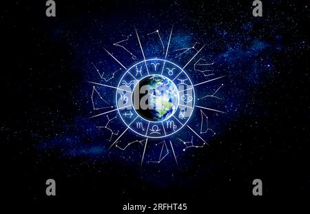 Zodiac-Rad mit astrologischen Zeichen und Sternbildern rund um die Erde im freien Raum, Illustration Stockfoto