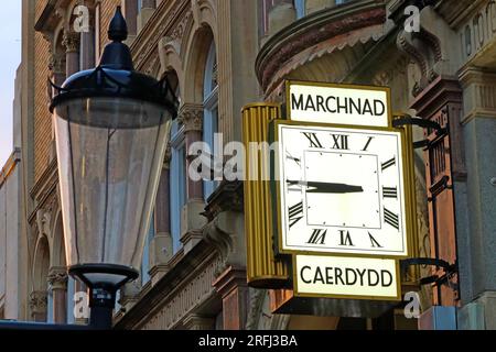 Cardiff Market Building und Uhr 1891 - Marchnad Caaerdydd, Burgviertel, 49 St. Mary Street, Cardiff, Wales, Großbritannien, CF10 1AU Stockfoto