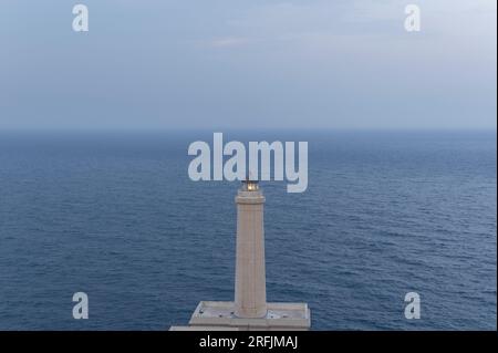 Kap Otranto, Apulien (Italien). Juli 2023. Panorama des östlichsten Punktes der italienischen Halbinsel Stockfoto