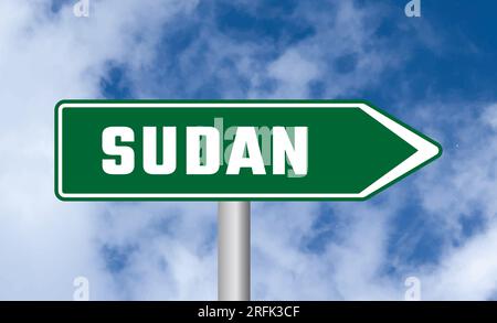 Sudanesisches Straßenschild auf blauem Himmelshintergrund Stockfoto