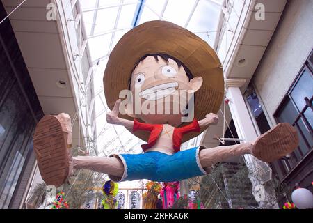 August 4 2023, Tokio, Japan: Asagaya Tanabata Festival in der Pearl Center Shopping Street. Das Festival wurde 1954 von Händlern ins Leben gerufen, die ihre Kunden steigern wollten. Das Festival ist berühmt für seine Nachbildungen von Zeichentrickfiguren aus Papiermaschinerie sowie die traditionellen japanischen Spiele und eine große Vielfalt an Speisen. Kredit: Michael Steinebach/AFLO/Alamy Live News Stockfoto