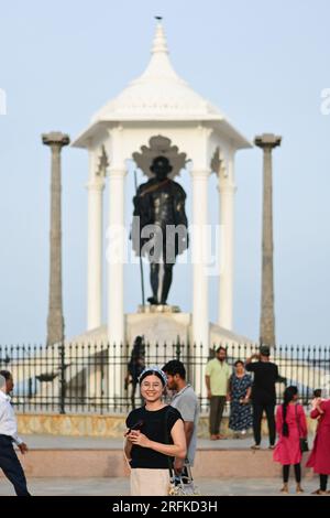 Pondicherry, Indien - 15. Juli 2023: Gandhi-Statue am pondicherry Beach, dem beliebten Strandabschnitt in der Stadt Puducherry, Indien. Stockfoto