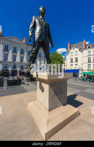 Nantes, Frankreich. 11. Juni 2023. Eloge du pas de côté ist eine Skulptur von Philippe Rammete am Place de Bouffay Stockfoto