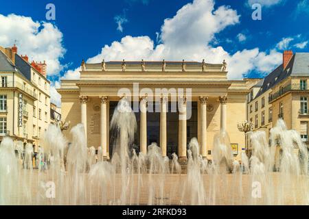 Nantes, Frankreich. 10. Juni 2023. Das Graslin Theatre ist ein Opernhaus, das im 18. Jahrhundert vom Architekten Mathurin Crucy erbaut wurde Stockfoto