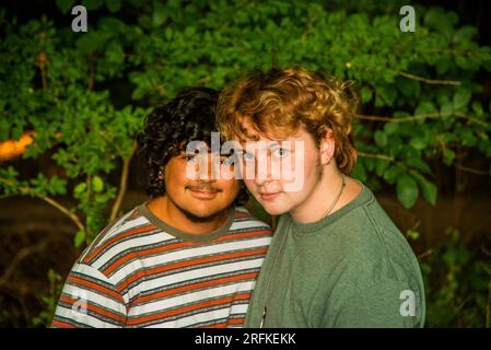 Trans Lovers auf einer Wanderung Stockfoto