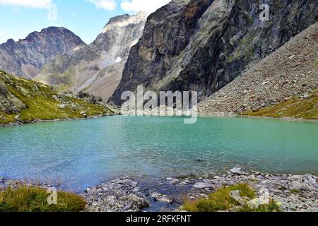 Blick auf den Vordersee und den Gipfel des Georgskopf im Gradental-Tal Gradental-Tal im Untergebiet der Schober-Gruppe Hohe Tau Stockfoto