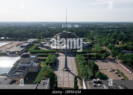 Breslau, Polen : die Centennial Hall (Polnisch: Hala Stulecia) aus der Vogelperspektive, die nach den Plänen des Architekten Max Berg im Jahr 1913 errichtet wurde Stockfoto