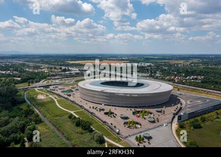 Breslau, Polen - Juli 2023 : Stadion Wrocław aus der Vogelperspektive (Polnisch: Stadion Miejski we Wrocławiu). UEFA-Stadion der Kategorie 4 Stockfoto