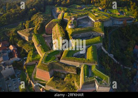 Klodzko, Polen: Luftaufnahme der Festung Klodzko (Deutsch: Festung Glatz) einzigartiger Festungskomplex im niederschlesischen Woiwodschaft in Polen Stockfoto