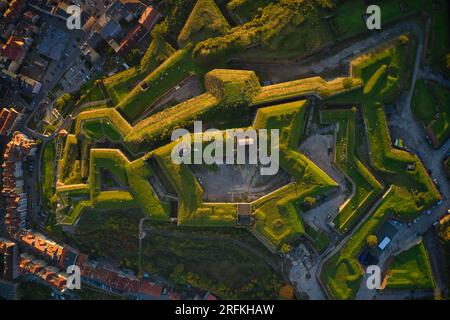 Klodzko, Polen: Luftaufnahme der Festung Klodzko (Deutsch: Festung Glatz) einzigartiger Festungskomplex im niederschlesischen Woiwodschaft in Polen Stockfoto