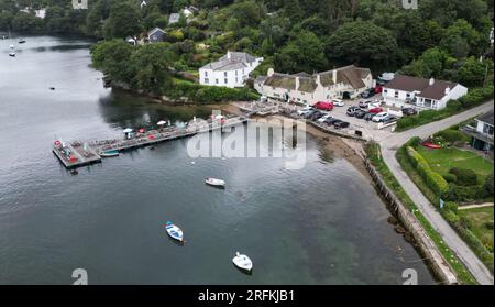 Ein Blick auf die Drohne des Pandora Inn, Restronguet Hill, Creek, Falmouth, Cornwall. Sonntag, 30 2023. Juli. Stockfoto