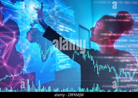 Frau, VR-Karte und Cybersicherheit, Hologramm und globale Forschung zu Malware, futuristischer Technologie und Schutz des Standorts. Datenschutz-Overlay Stockfoto